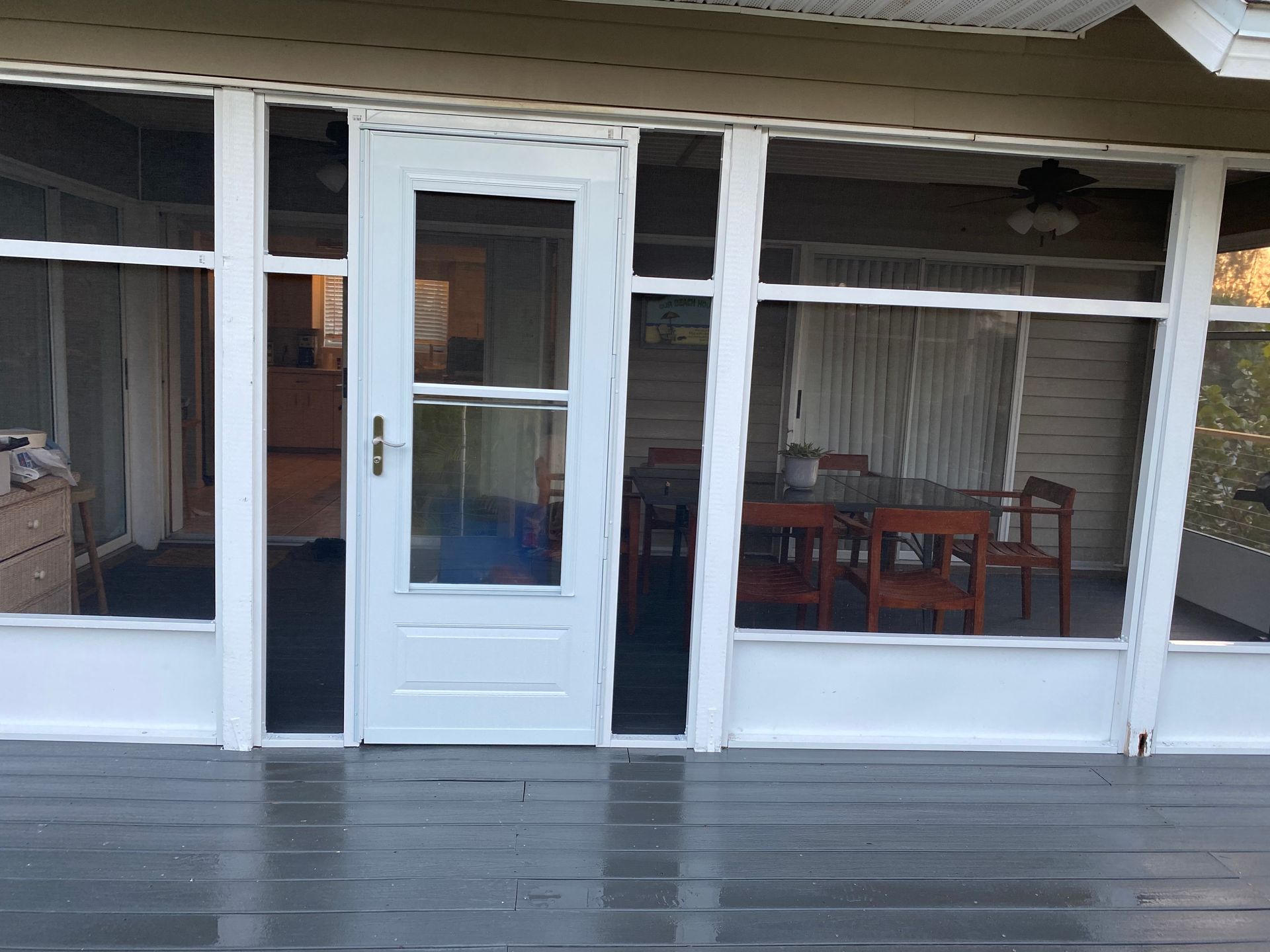 Screen room enclosure