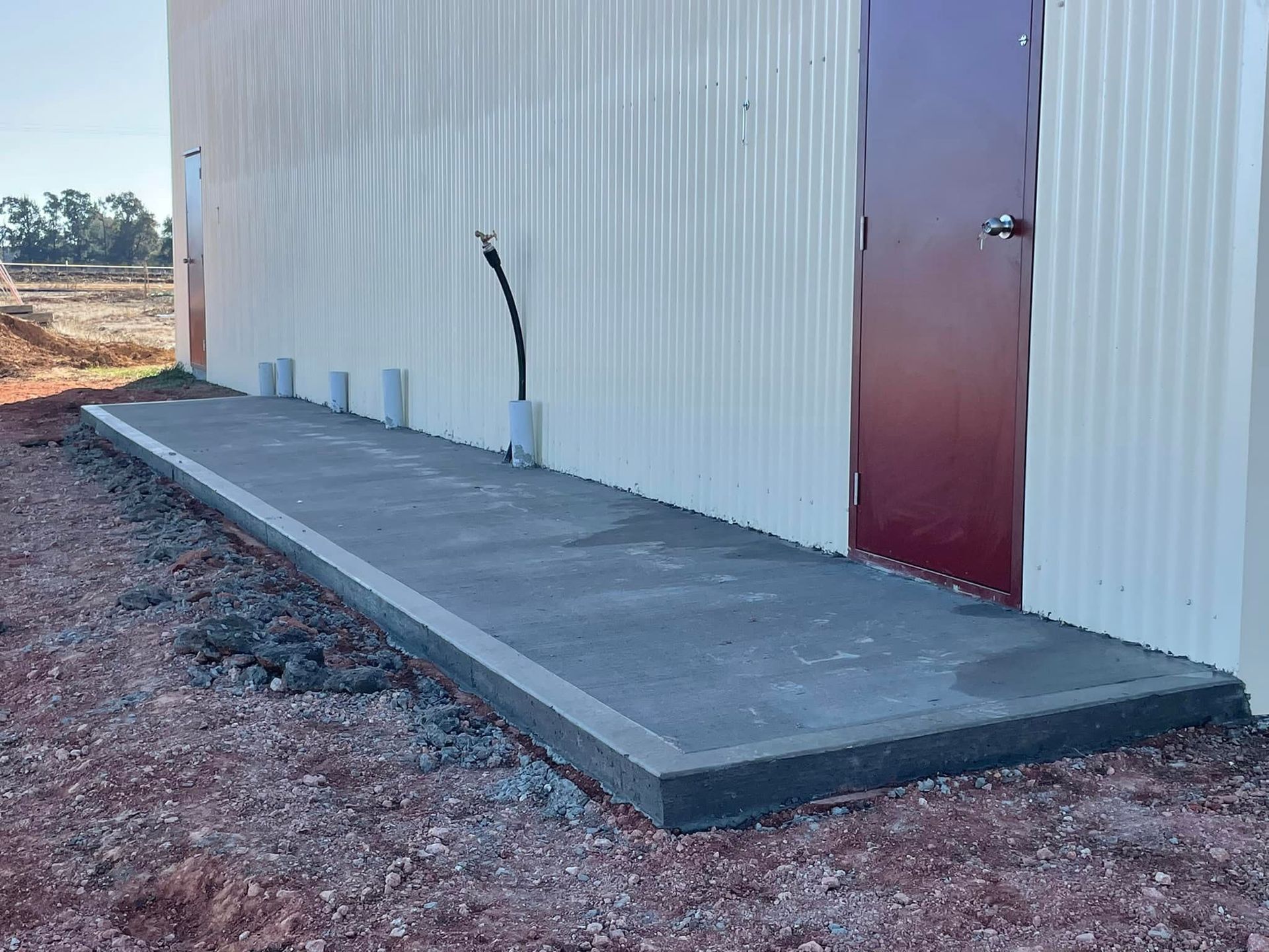 Edmunds Lyons Concreting for general, rural, and commercial concreting.