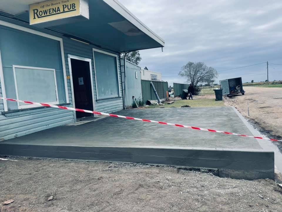 Edmunds Lyons Concreting for general, rural, and commercial concreting.