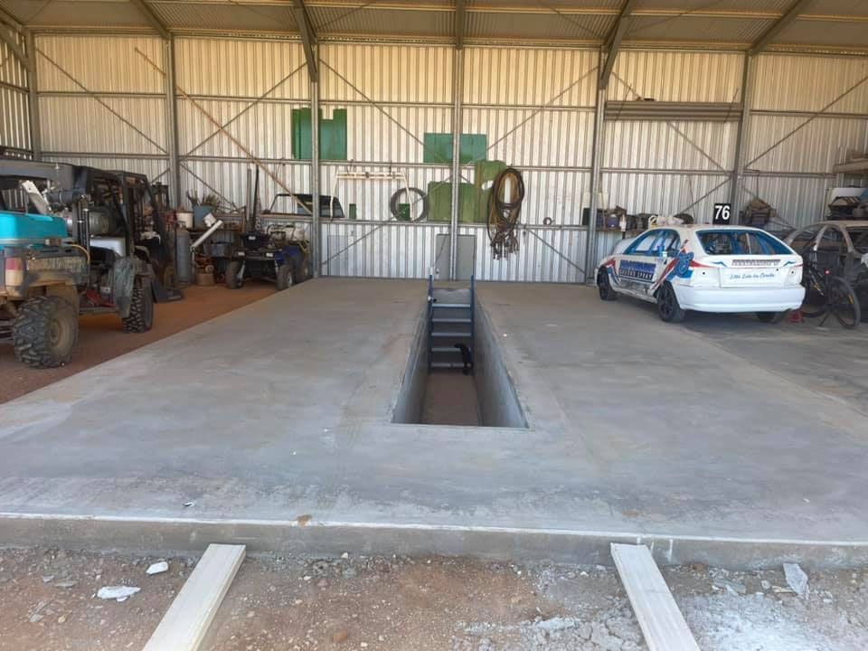 Edmunds Lyons Concreting for general, rural, and commercial concreting.