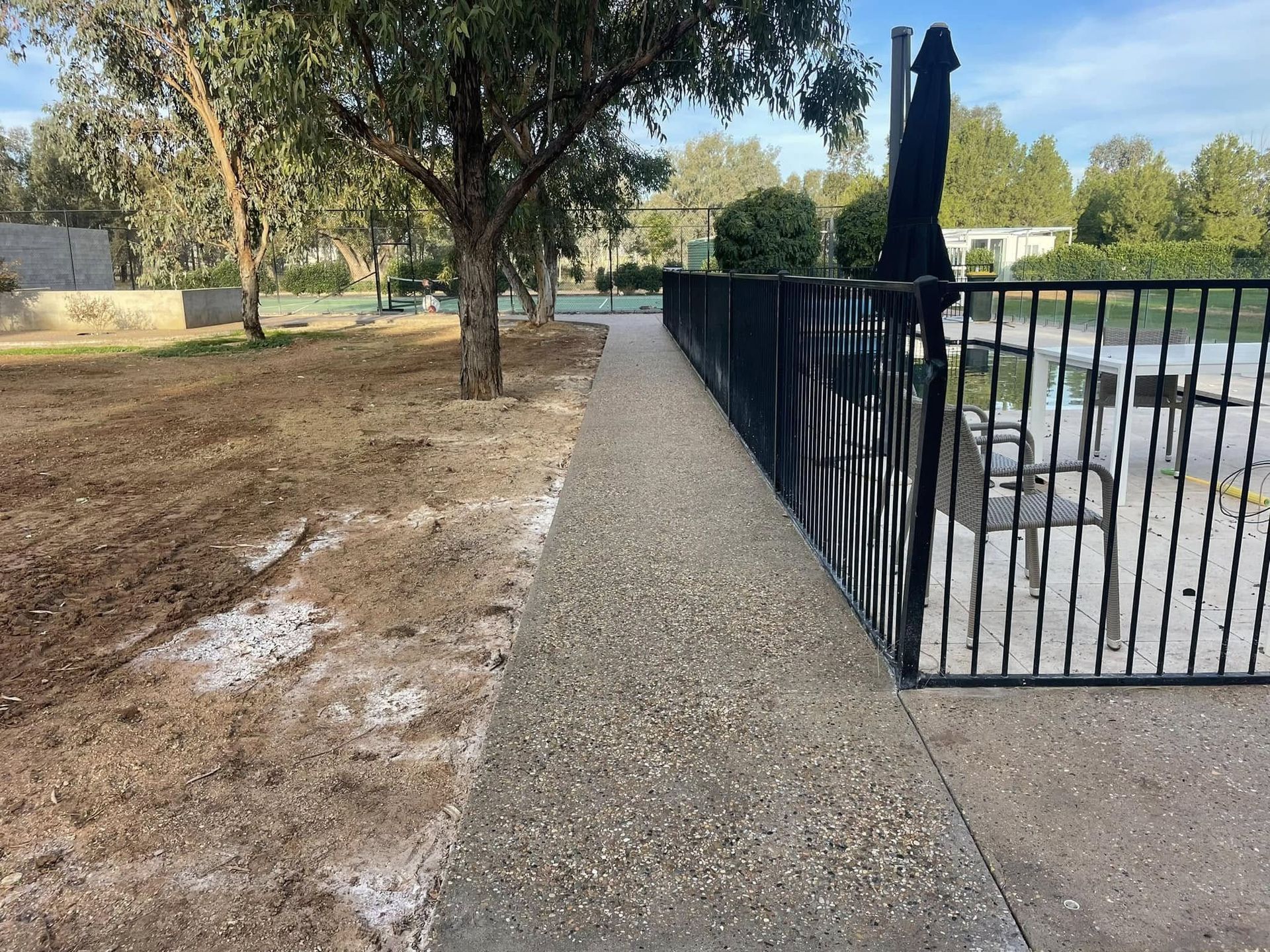 Edmunds Lyons Concreting for general, rural, and commercial concreting.