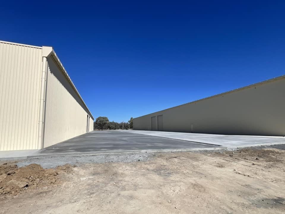 Edmunds Lyons Concreting for general, rural, and commercial concreting. 