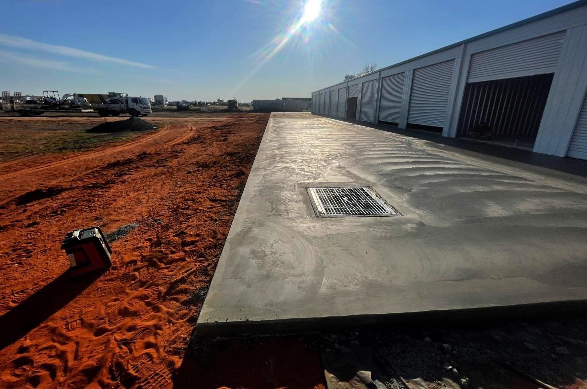 Edmunds Lyons Concreting for general, rural, and commercial concreting. 