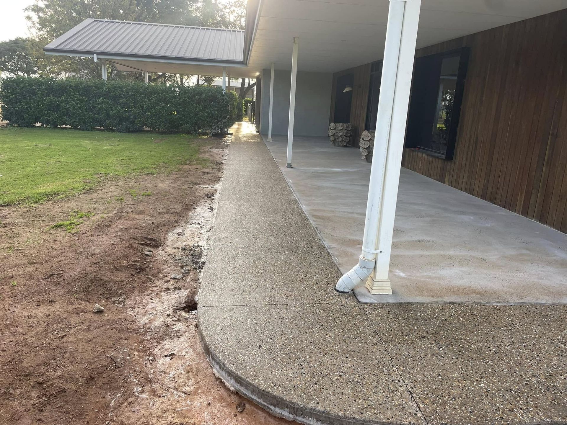 Edmunds Lyons Concreting for general, rural, and commercial concreting.