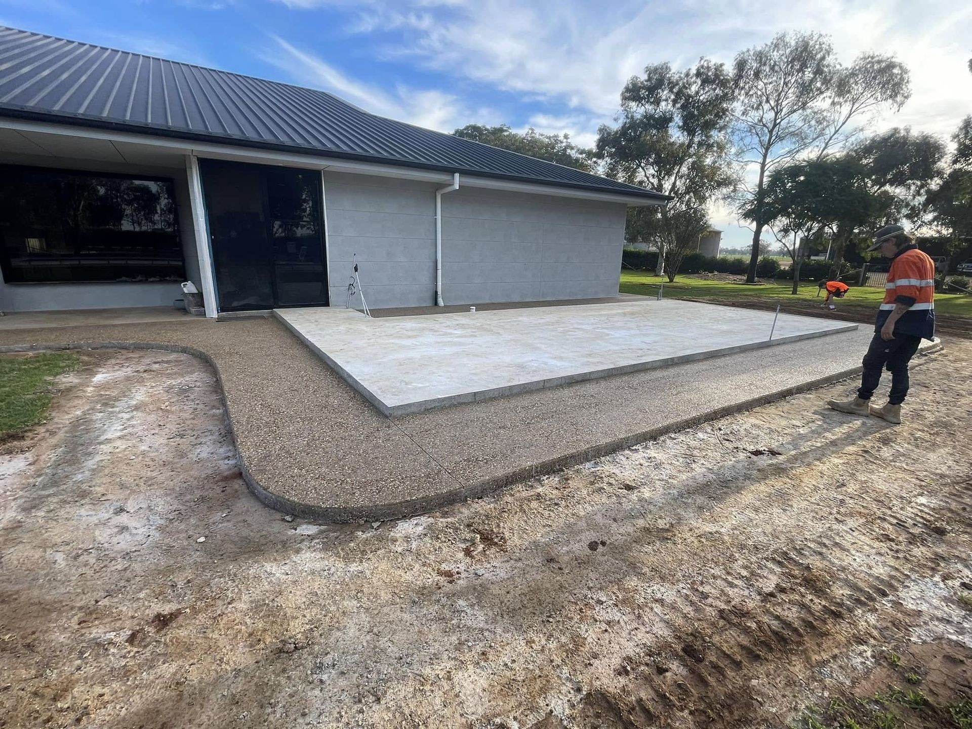 Edmunds Lyons Concreting for general, rural, and commercial concreting. 
