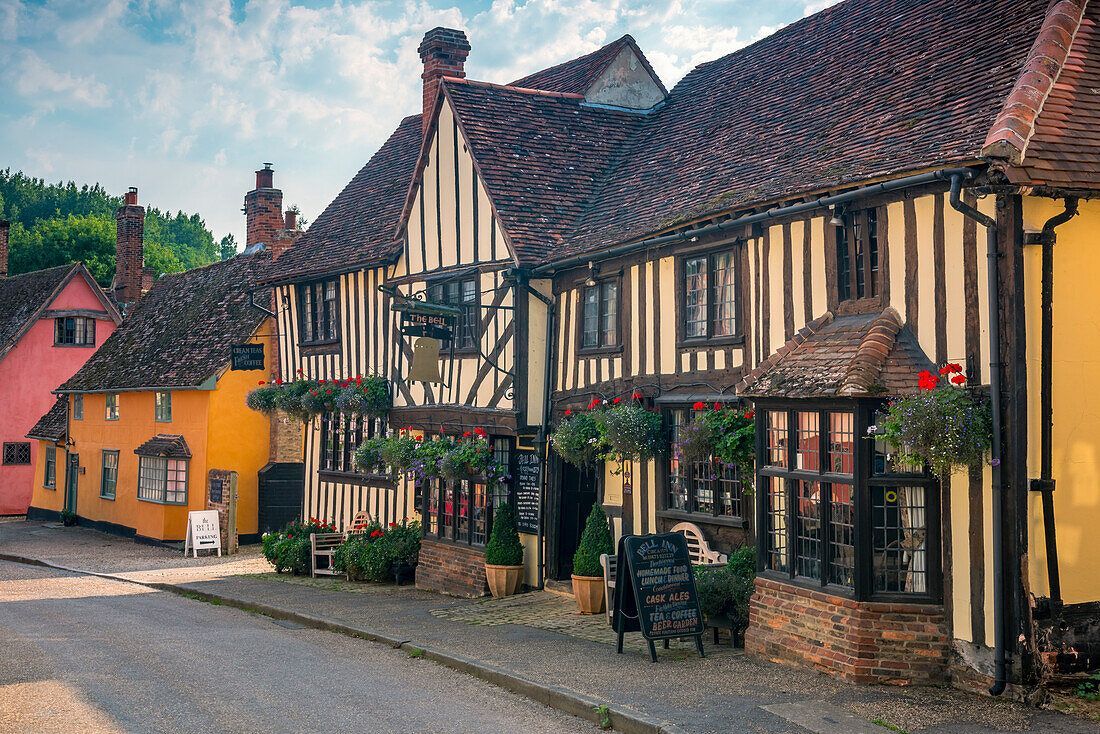 Professionally painted traditional Limewashed Exterior walls of timber framed period property near Sudbury in Suffolk | DMB Painting & Decorating.