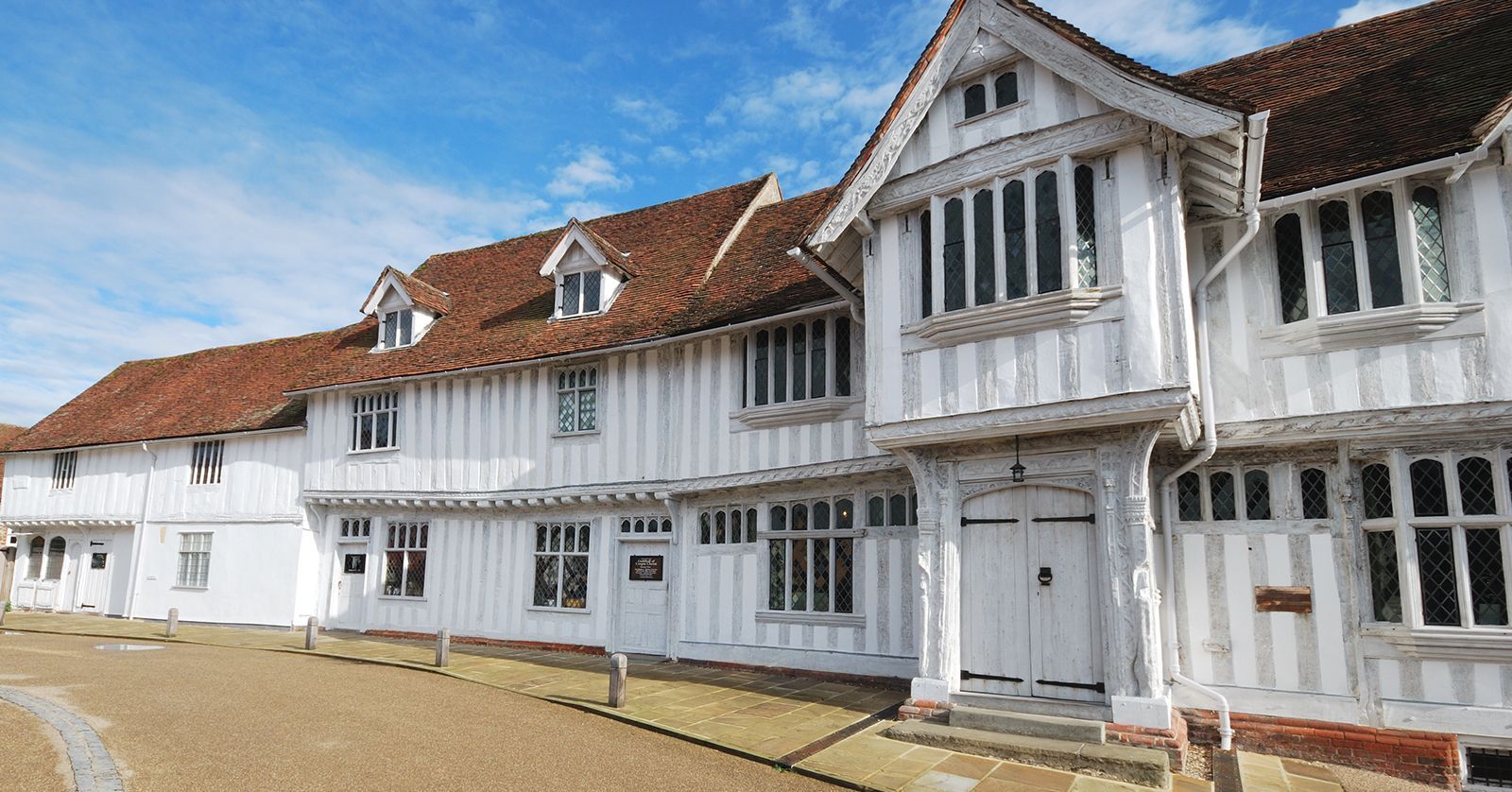 Best authentic traditional limewash and heritage paints decorator near Sudbury in Suffolk.