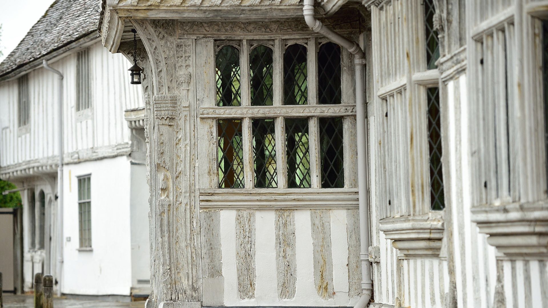 Professionally painted traditional Limewashed Interior walls of timber framed period property near Sudbury in Suffolk | DMB Painting & Decorating | Limewash vs Modern Alternatives & limewash v mineral paint