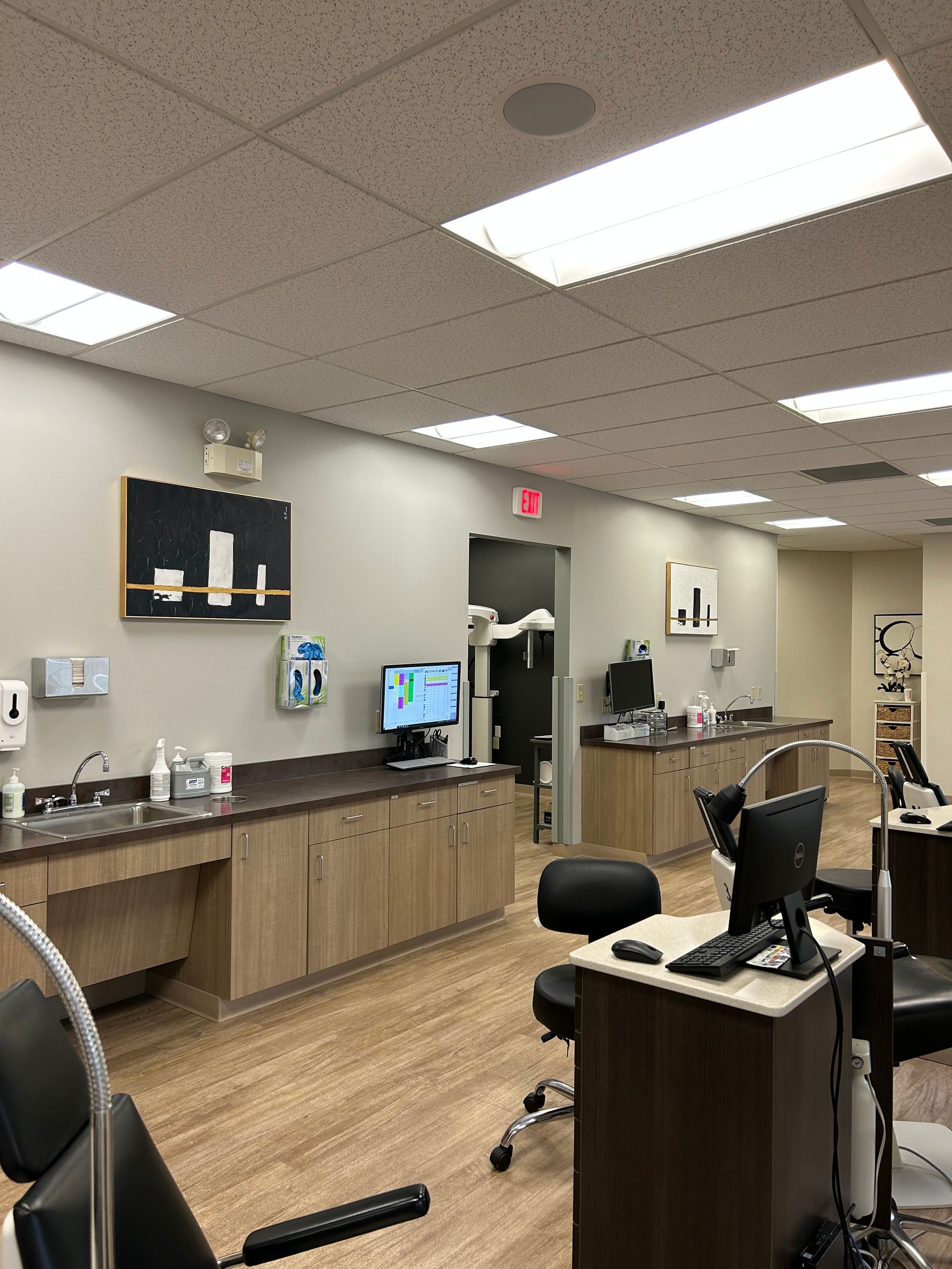 Clean Modern Office - Albany, NY - Ideal Orthodontics