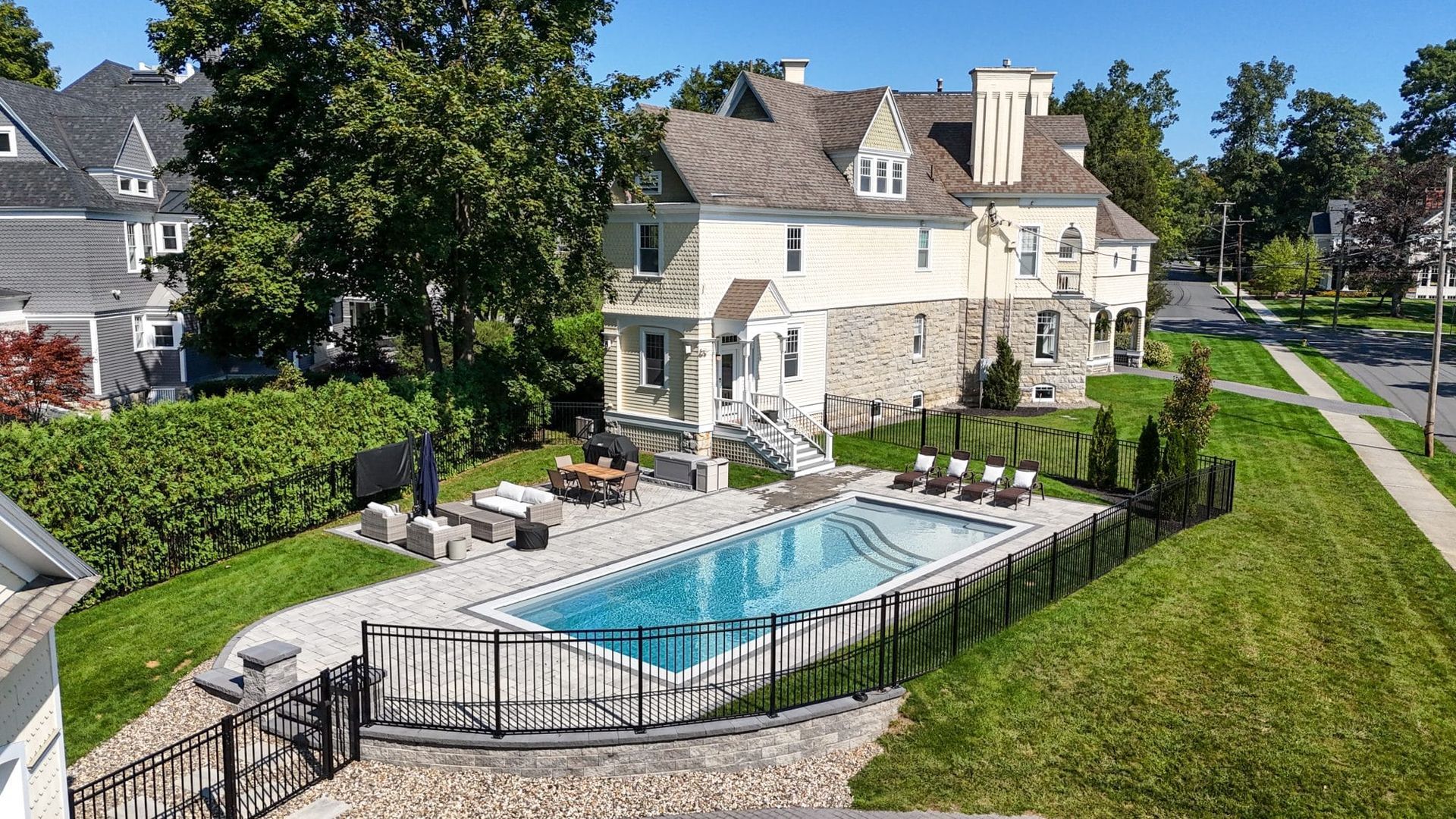 Fiberglass Rectangle Pool – Wilton, NY