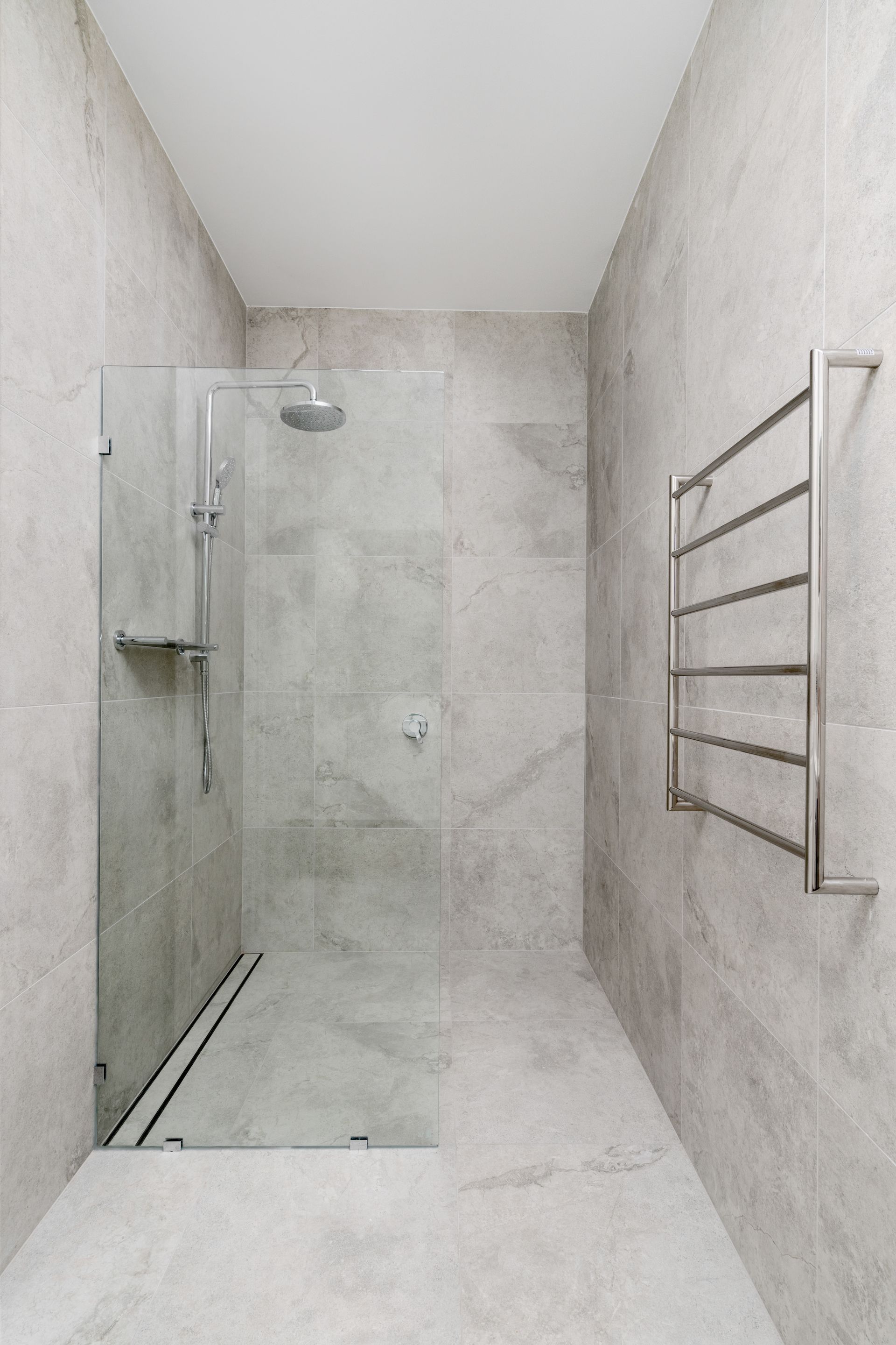 Modern Shower with Glass Enclosure, Wall-Mounted Showerhead — Rivbuild In Uranquinty, NSW
