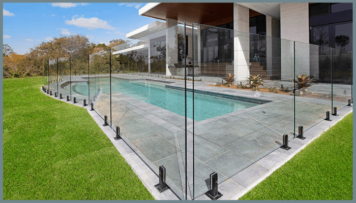 Is frameless glass fencing safe 