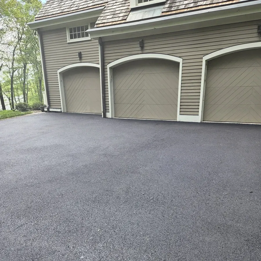 Asphalt paved driveway, parking area, Asphalt Direct Paving, NJ.