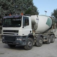 Camion betoniera per cemento