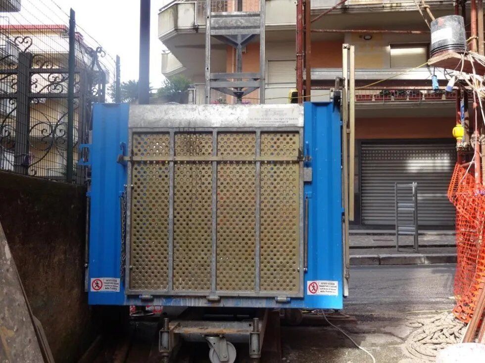 Cabina per piattaforma aerea e noleggio di ponteggi Salerno