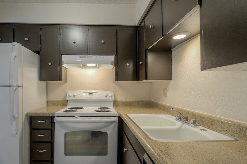 1 Bedroom 1.5 Bath Kitchen