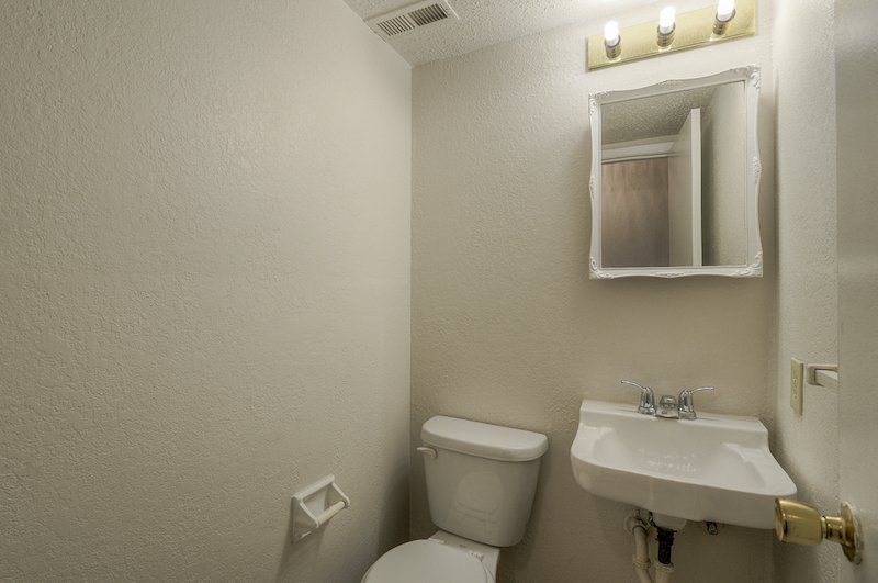 1 Bedroom 1.5 Bathroom