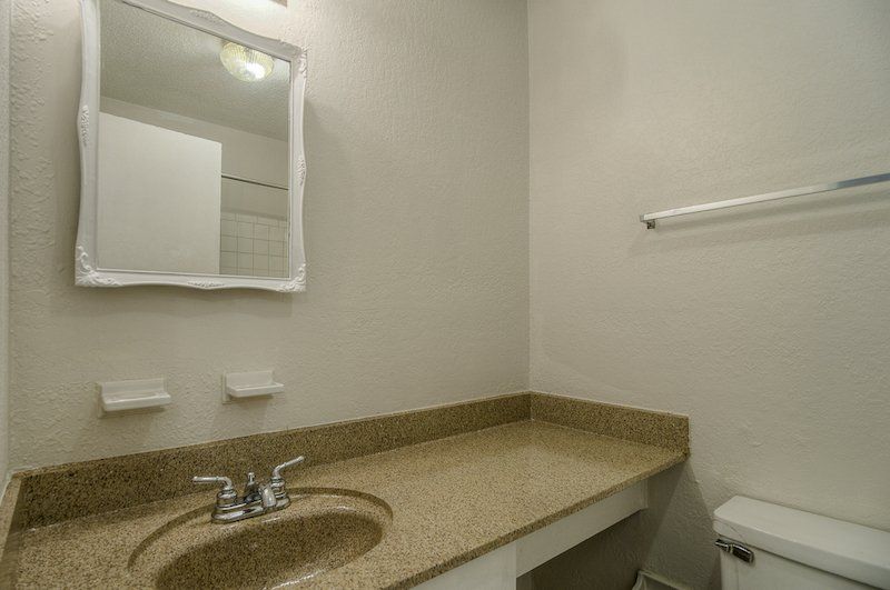 1 Bedroom 1.5 Bathroom