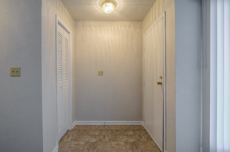 1 bed 1 bath Tiled Floor