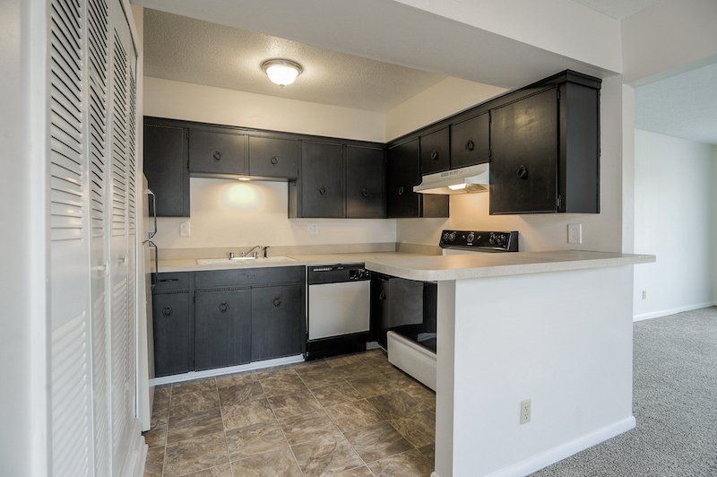 1 bed 1 bath Kitchen/Dining Area