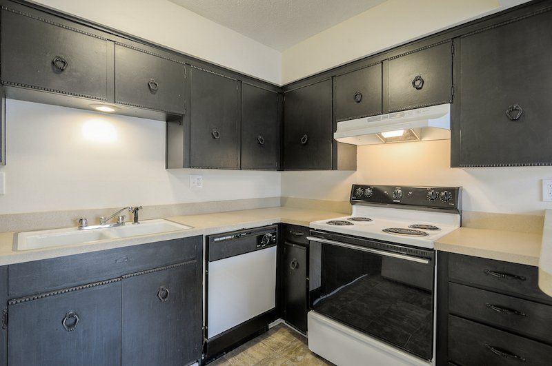 1 bed 1 bath Full Kitchen