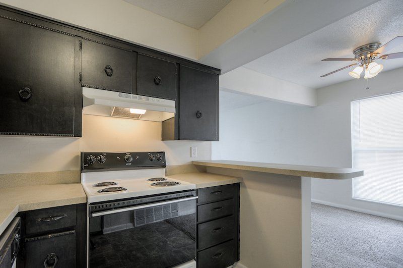 1 bed 1 bath Full Kitchen