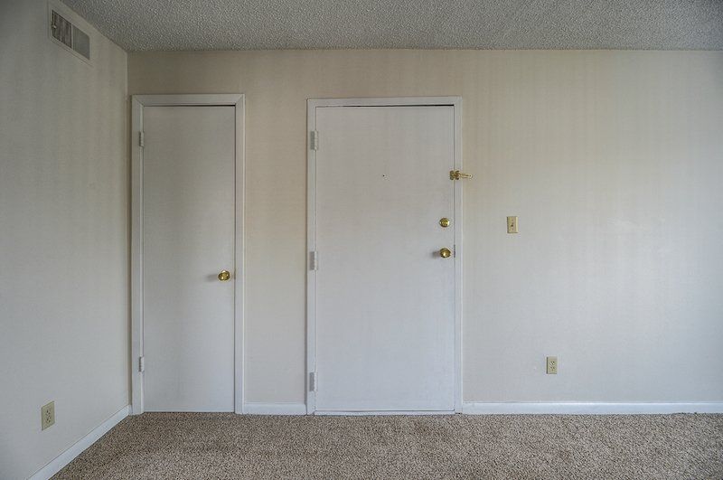 1 bed 1 bath Carpeted Bedroom