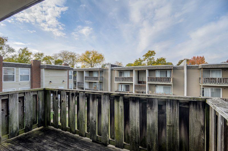 1 bed 1 bath Wood Balcony