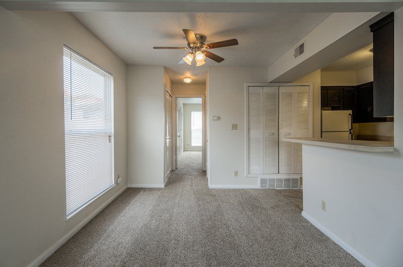 1 bed 1 bath Kitchen/Dining Area