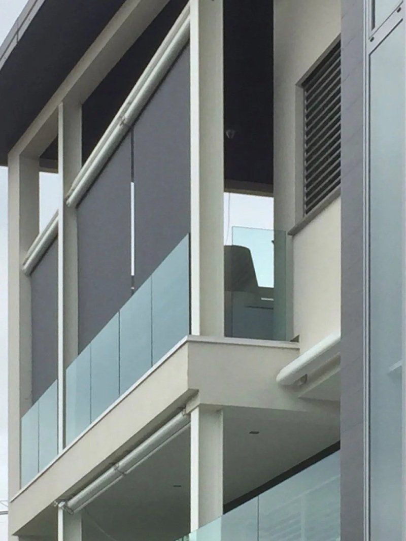 Tenda a bracci Duck e Tende a caduta con magnete Tolo