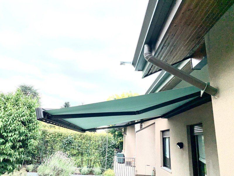 Tenda a bracci TXT con illuminazione led spot dimmerabile