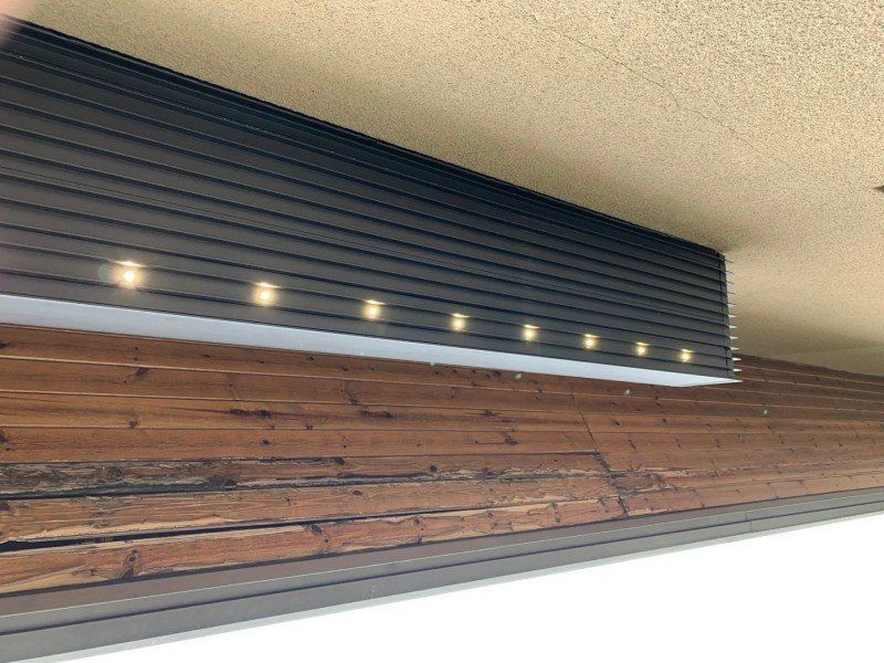 Tenda a bracci TXT con illuminazione led spot dimmerabile