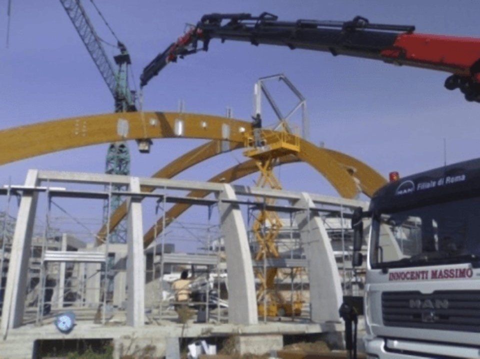 Sollevamento parti con gru