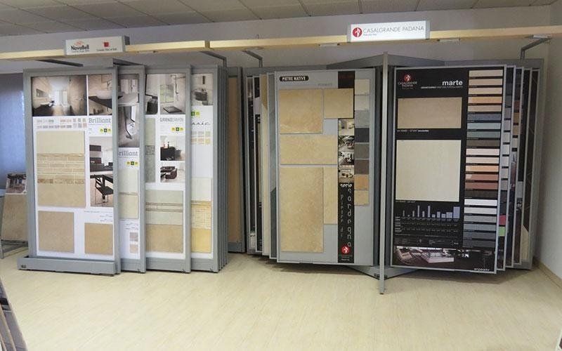 pavimento in legno chiaro