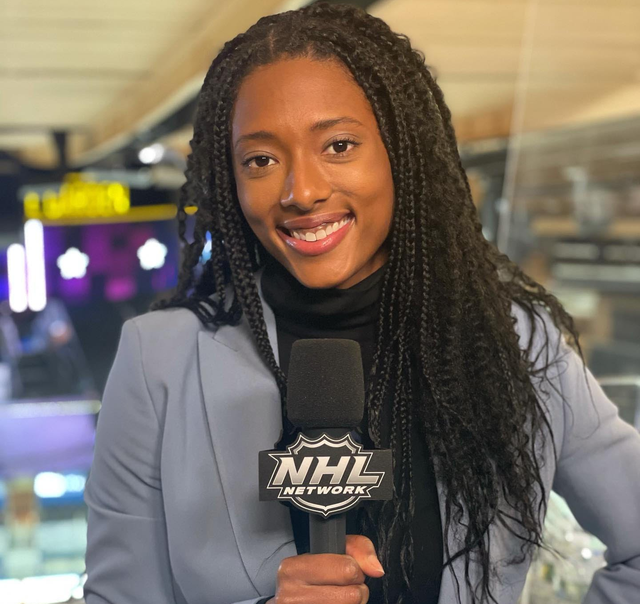 Los Angeles, USA. 6th Aug 2019. Two LA Kings Ice Girls post for a