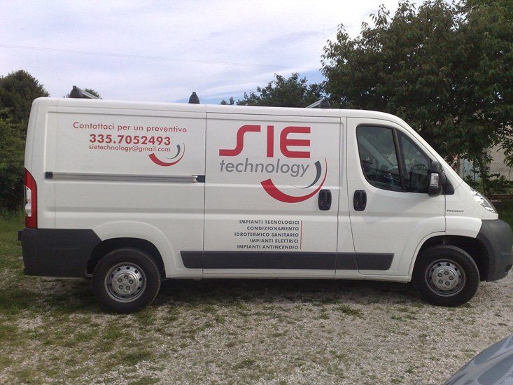 Car wrapping su furgone