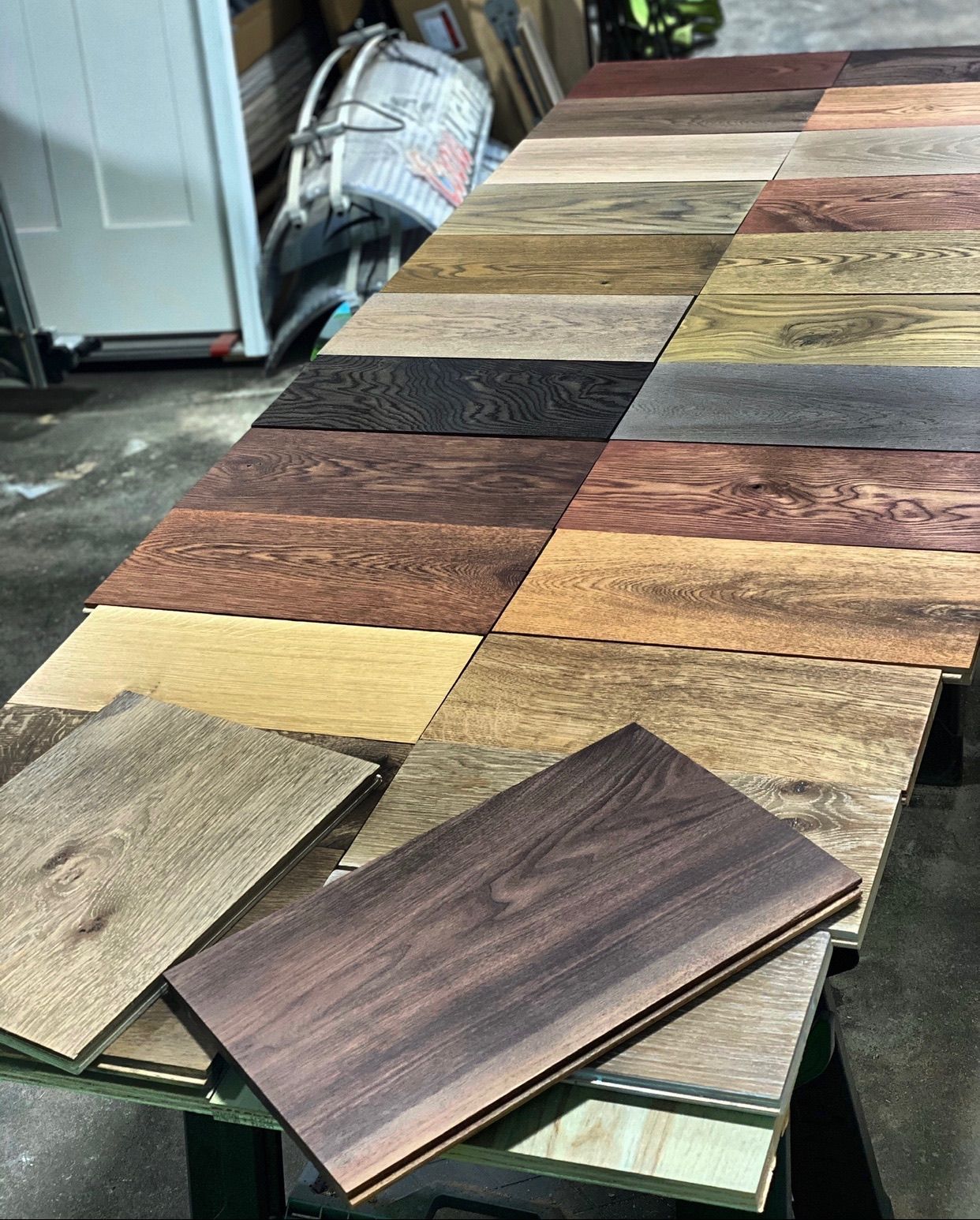 a bunch of different types of wood sitting on top of a table