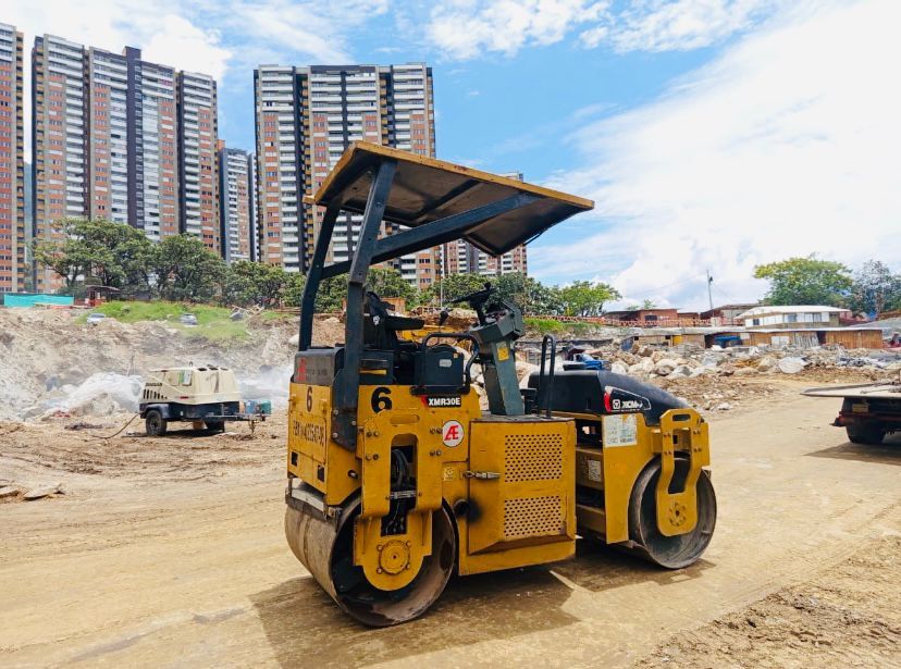 Alquiler vs compra maquinaria de construcción
