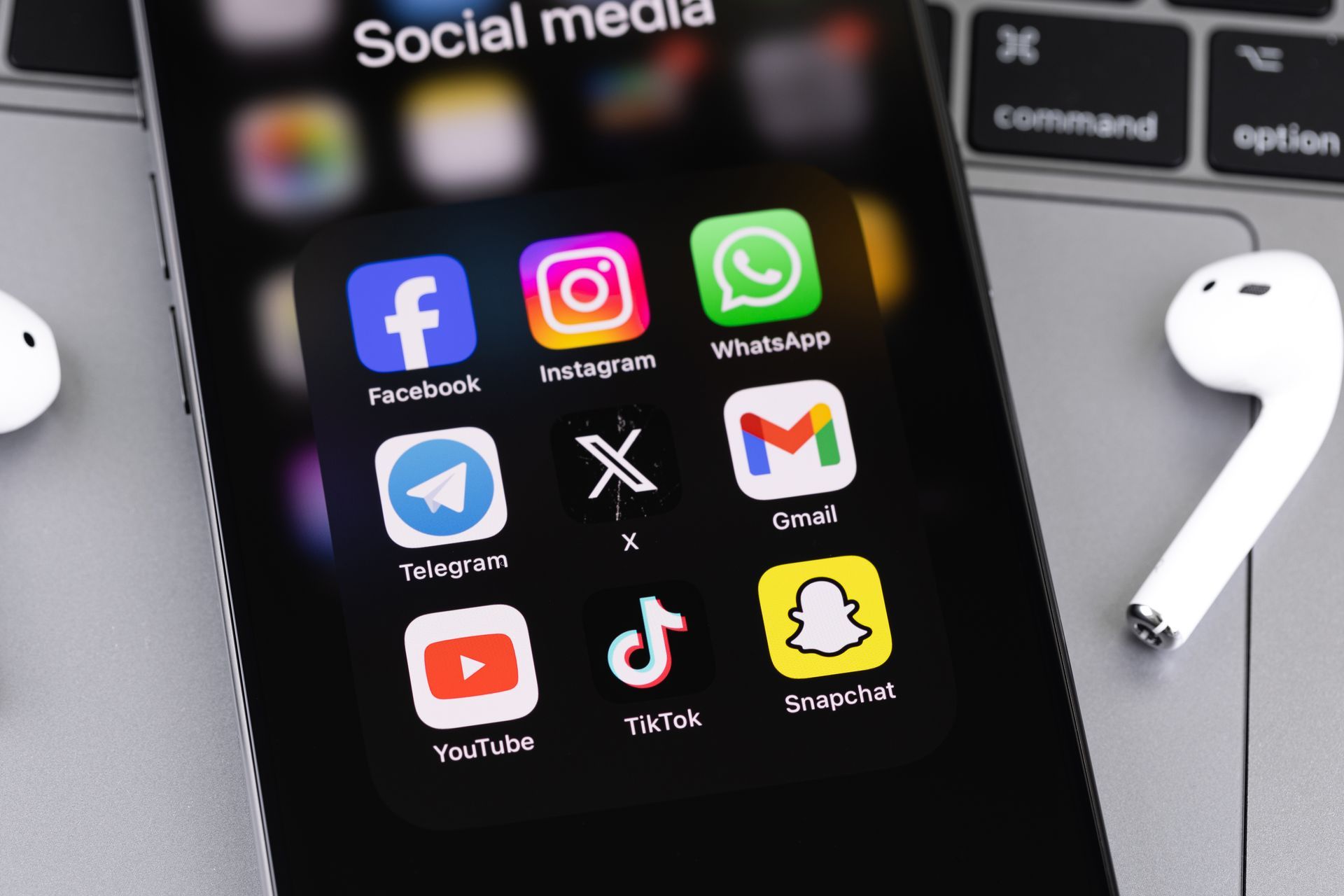 How to Seamlessly Integrate Social Media into Your Digital Marketing Strategy
