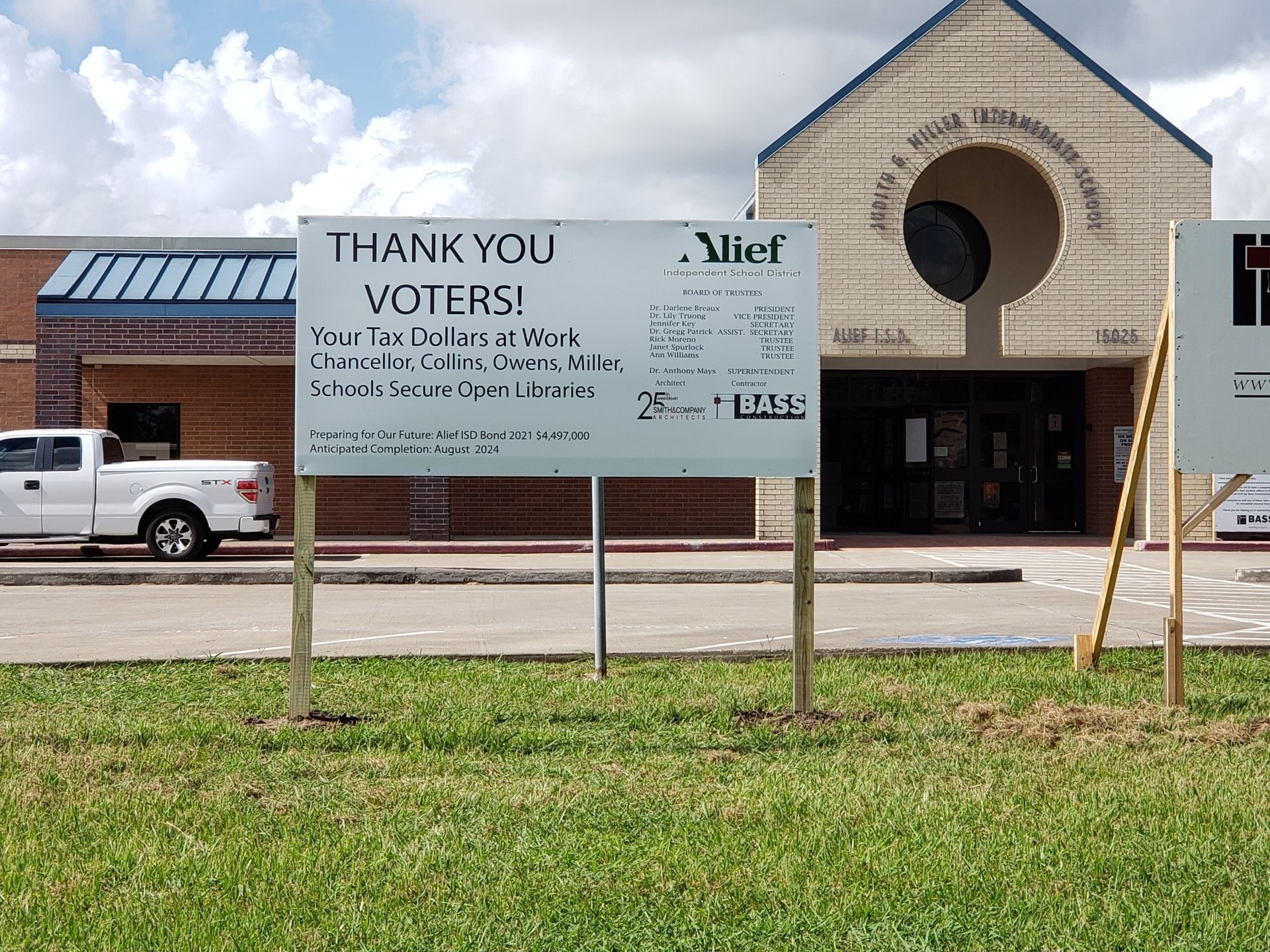 Large format signage by local Houston printer.