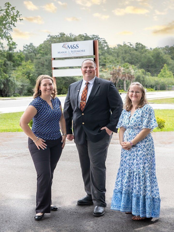 People smiling | Jacksonville, FL | Maige & Sizemore CPA, P.A.