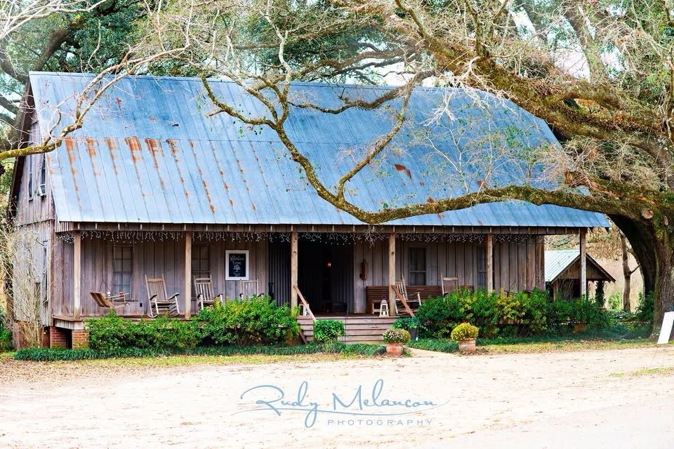 the white rose at waterloo farms barn venue exterior