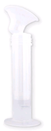 Dispositivo médico de plástico blanco; probablemente un nebulizador o ayuda respiratoria, en posición vertical con la parte superior ensanchada, sobre fondo blanco.