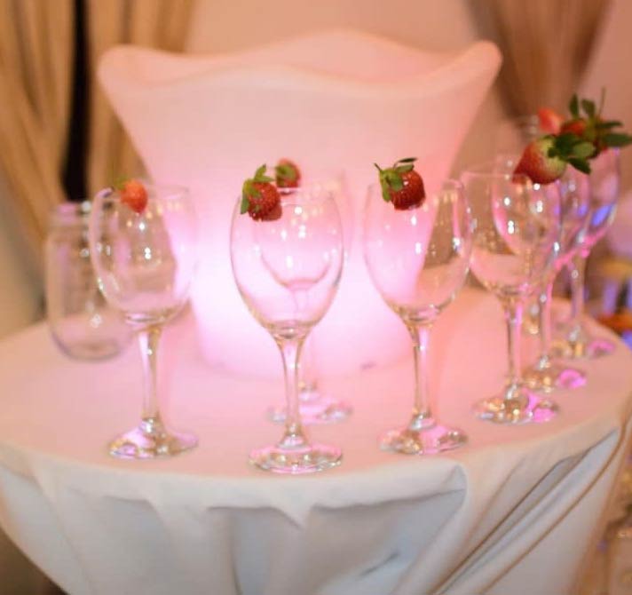 wine glasses with strawberries