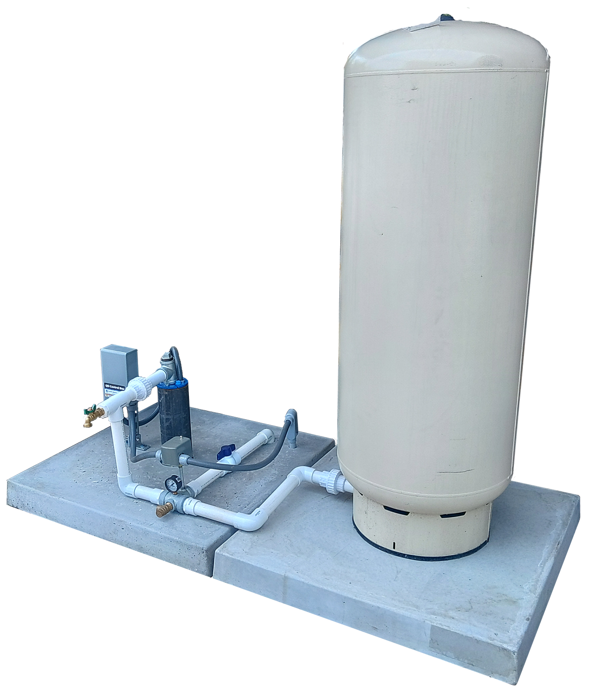 A water tank is sitting on top of a concrete platform.