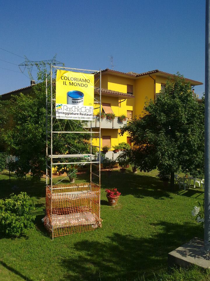 ponte edile durante rifacimento prospetto