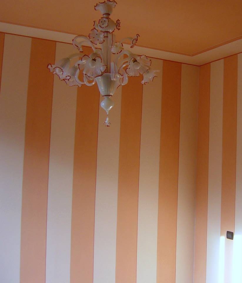 tinteggiatura parete a righe