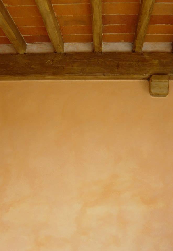 tinteggiatura parete di una abitazione