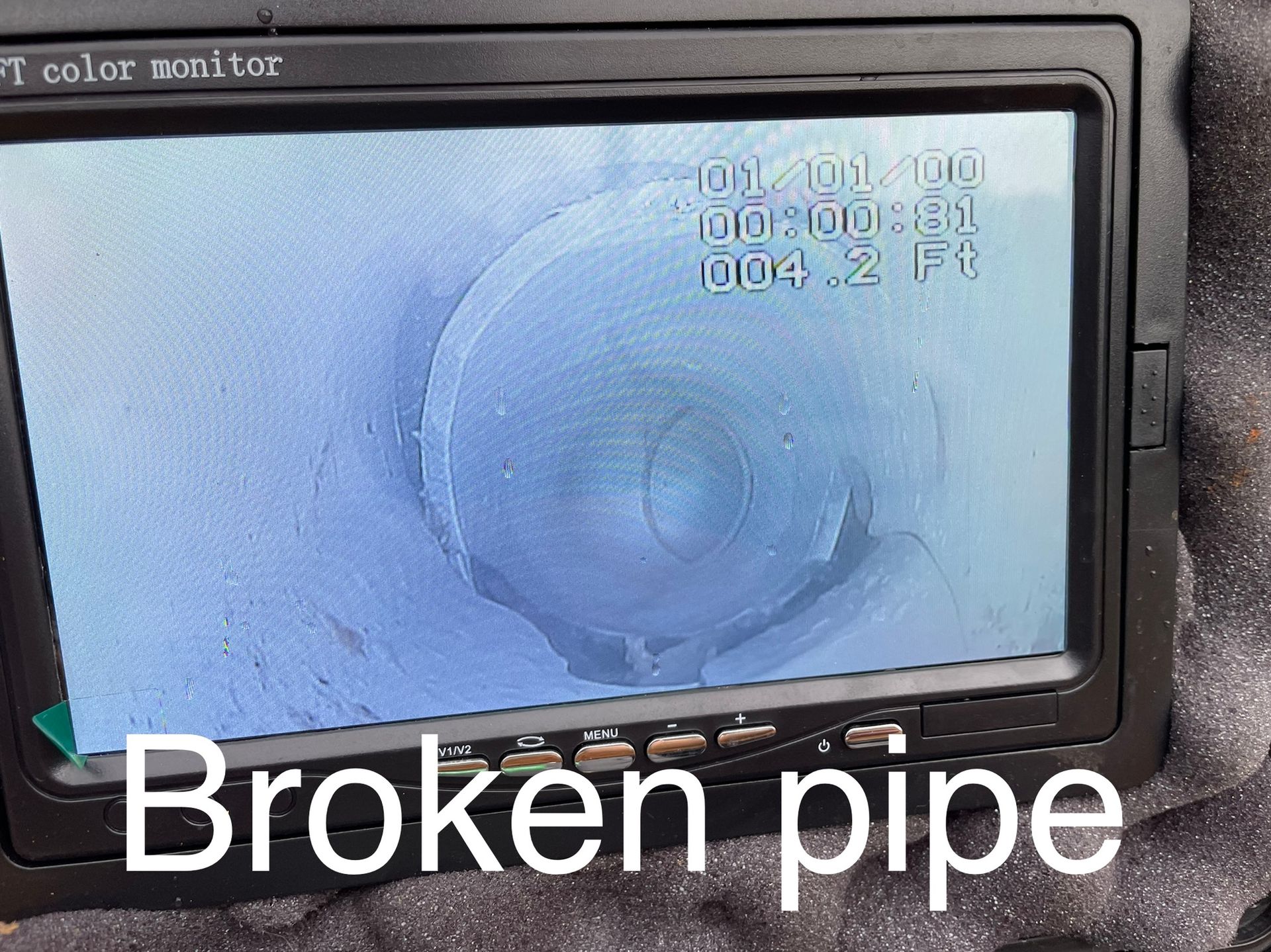 A broken pipe is shown on a monitor