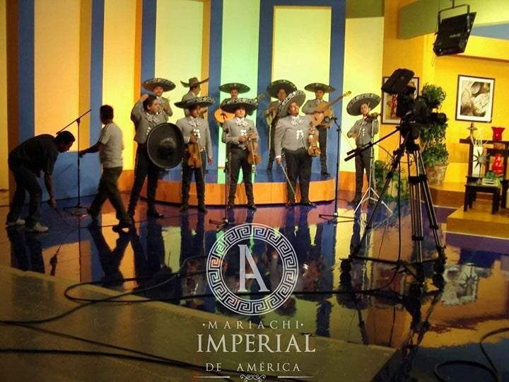 MARIACHI IMPERIAL DE AMÉRICA 